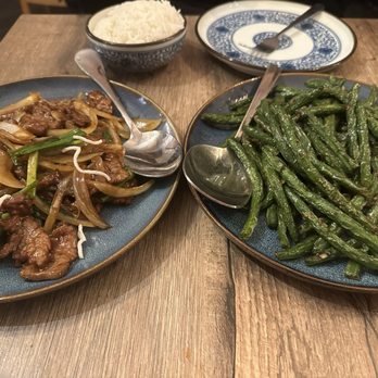 Shang Noodle - Chicago - Mongolian Beef and Green Sauteed String Beans (v) - Chinese Near Me - Chicago, Illinois
