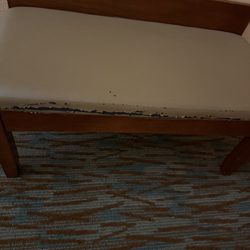 Comfort Suites Cotulla Near I-35 - Old furniture pieces