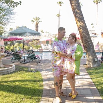Les Cactus - Pool area - Hotels Near Me - Palm Springs, California