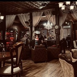 CrowBar Hardware Store - Dining room and bar