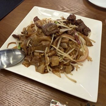 Bloom & Vine - Beef Chow Fun/ - Asian Fusion Near Me - Mountain View, California Bloom & Vine - Beef Chow Fun/ - Asian Fusion Near Me - Mountain View, California