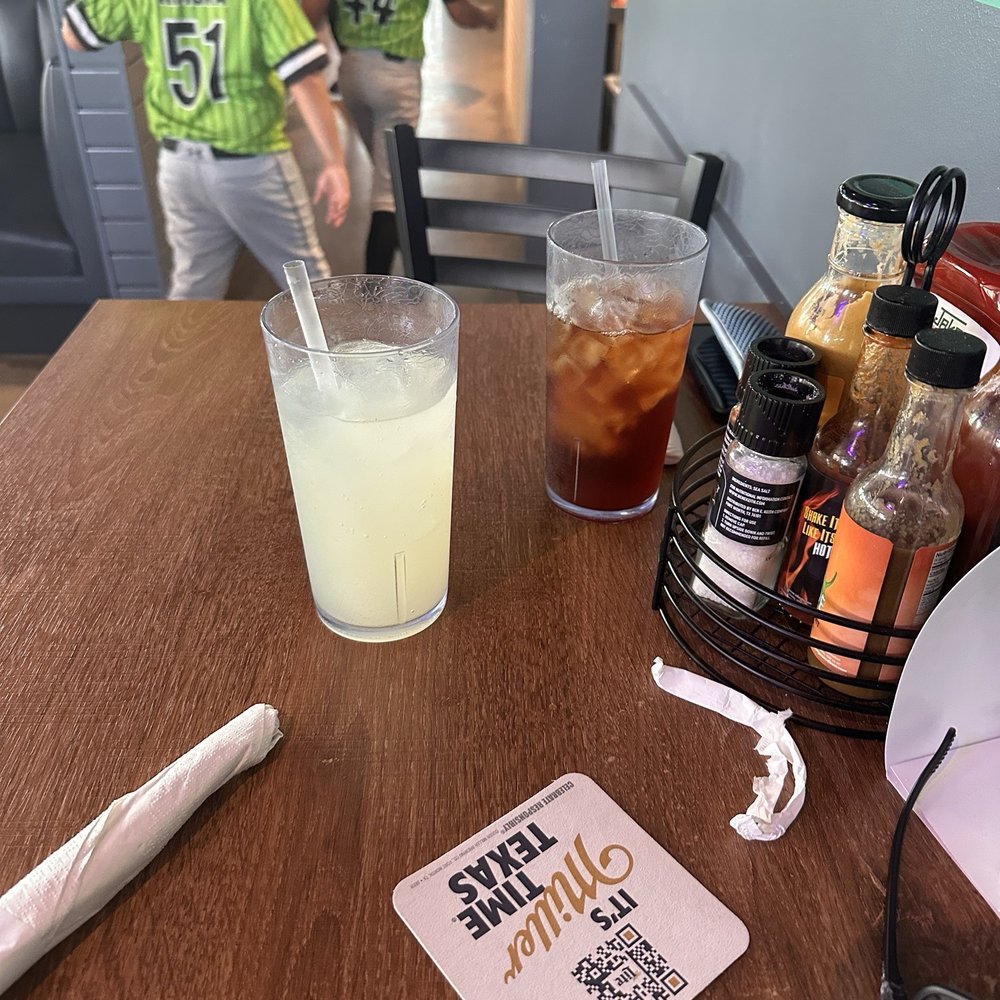Jakes - Lemonade and a unsweetened tea - American Near Me - Benbrook, Texas Jakes - Lemonade and a unsweetened tea - American Near Me - Benbrook, Texas