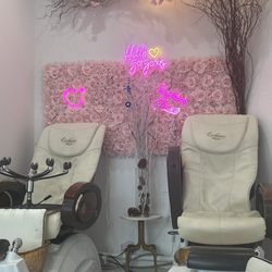 Brianna Nail's - The pedi station