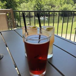 The River's Edge Restaurant - Drinks with rafters