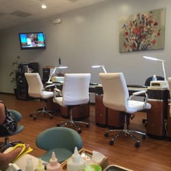 Arbor Nails & Spa - Very clean and chic.