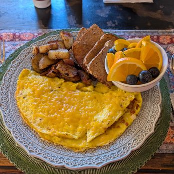 Yellow Daisy Bed and Breakfast - Yummy breakfast prepared by Rachel. It's different every day. - Bed & Breakfast Near Me - Dahlonega, Georgia Yellow Daisy Bed and Breakfast - Yummy breakfast prepared by Rachel. It's different every day. - Bed & Breakfast Near Me - Dahlonega, Georgia