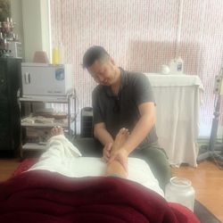 GG's Spa and Salon - The best massage I've had in a long time! He is the best!