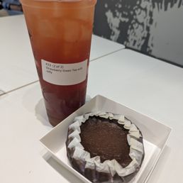 Strawberry Green Tea with Jelly and Uber cheese cake