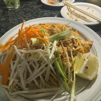 Lil Chef Mama - Pad Thai - Thai Near Me - New York, New York Lil Chef Mama - Pad Thai - Thai Near Me - New York, New York
