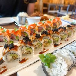 Three star roll, Black widow roll, Scallop roll
