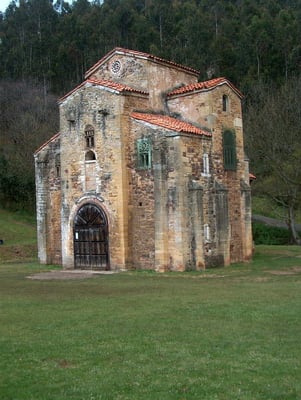 Church of San Miguel de Lillo by null