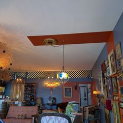 The Original Jerome Winery - Decor