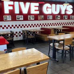 Five Guys - Inside restaurant