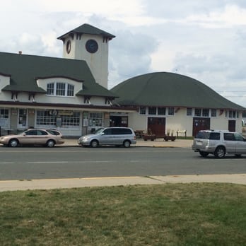 Paragon Carousel - The scene on Nantasket Ave - Carousels Near Me - Hull, Massachusetts
