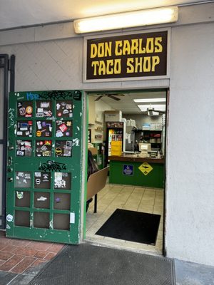 Don Carlos Taco Shop։ by null