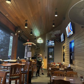 Houligans - Port Orange - American Near Me - Port Orange, Florida