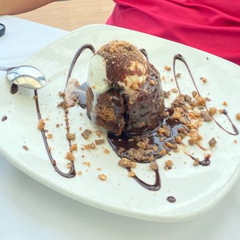 Peohe's - Chocolate lava cake - Seafood Near Me - Coronado, California