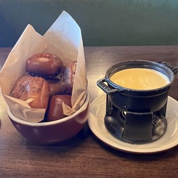 Culinary Dropout - Soft Pretzels & Provolone Fondue - New American Near Me - San Diego, California