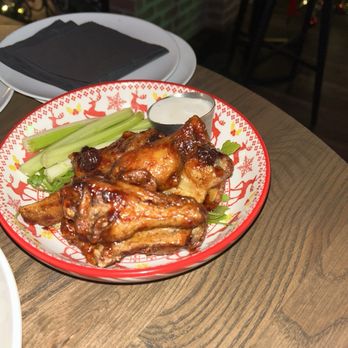Puttery - Holiday Wings! Tasty! - Mini Golf Near Me - Miami, Florida Puttery - Holiday Wings! Tasty! - Mini Golf Near Me - Miami, Florida