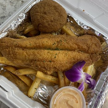 Chef Skip 757 - Crab Cake and Fish - Food Trucks Near Me - Virginia Beach, Virginia Chef Skip 757 - Crab Cake and Fish - Food Trucks Near Me - Virginia Beach, Virginia