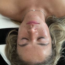 LuxSkyn Esthetics - Hydrating facial