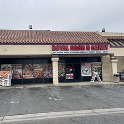 Royal Cash N Carry - Outside
