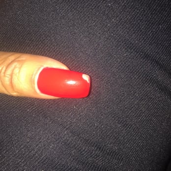 Tulip Nails - Chipped gel polish after 5 days. - Nail Salons Near Me - Alameda, California