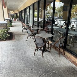 Bagel Bistro - Outdoor Dining