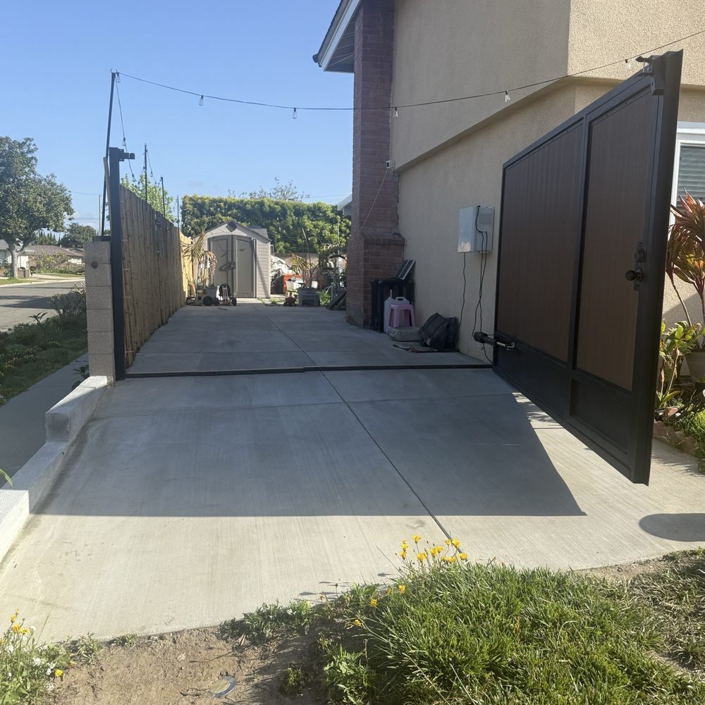 Alonzo Construction - Finished new driveway - Masonry/Concrete Near Me Alonzo Construction - Finished new driveway - Masonry/Concrete Near Me
