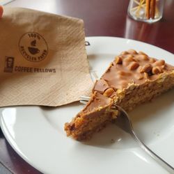 Coffee Fellows - Snickers pie