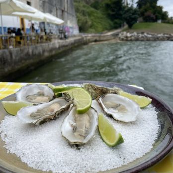 Ponto Final - Oysters - Portuguese Near Me - Almada, 15