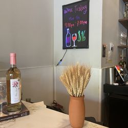 Importante Bodega Bar - Wine tasting!