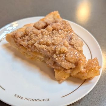 Emporium Pies - Dapper Apple / Lord of the Pies - Desserts Near Me - Dallas, Texas