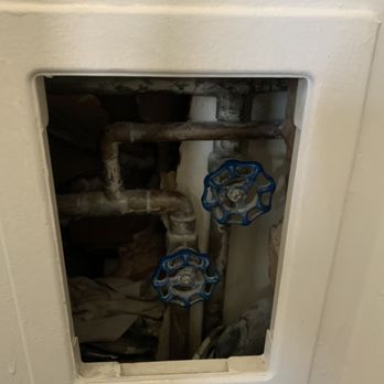 Allatoona Plumbing - Plumbing Chase issues with leak - Plumbing Near Me - Acworth, Georgia