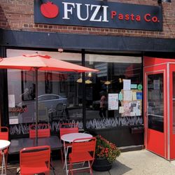 Fuzi Pasta Co - Outdoor Seating