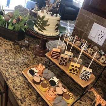 Chiwee's Cookies And Cake Pops - Desserts Near Me Chiwee's Cookies And Cake Pops - Desserts Near Me