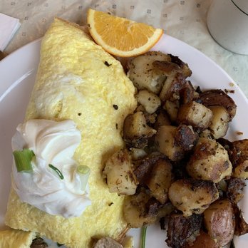 Lazy Susan Cafe - From the first bite, YUMMMM "My favorite" omelette on the menu - Waffles Near Me - Cannon Beach, Oregon Lazy Susan Cafe - From the first bite, YUMMMM "My favorite" omelette on the menu - Waffles Near Me - Cannon Beach, Oregon