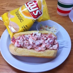 Doug's Seafood - Small lobster roll