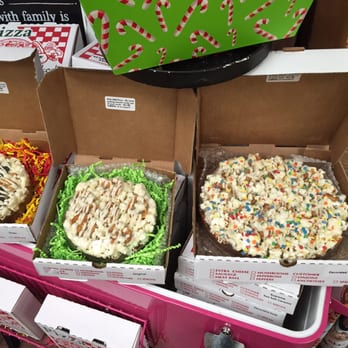 Sweet Expressions by Geri - "Pizza" display - Candy Stores Near Me - Denville, New Jersey