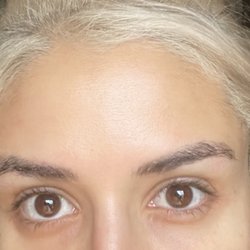 Eyebrwow - Natural and full eyebrows!