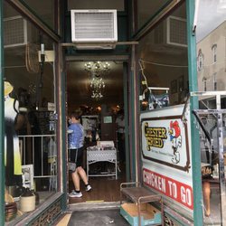 Daisy Dry Goods Antiques - Entrance