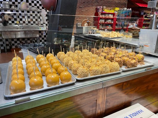 Savannah's Candy Kitchen by null