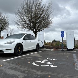 Tesla Supercharger - Wilsonville - At the V4 Supercharger