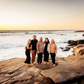 Dennis Mock Photography - San Diego family beach portraits at La Jolla Windansea Beach at Sunset - Session Photography Near Me - San Diego, California Dennis Mock Photography - San Diego family beach portraits at La Jolla Windansea Beach at Sunset - Session Photography Near Me - San Diego, California