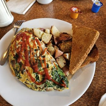 Dimond Cafe - Custom Omelet with Spinach, Mushroom, and Tomato - Burgers Near Me - Oakland, California