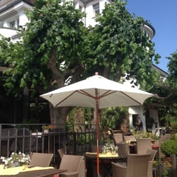 Rudolfs - Eingang und Terrasse