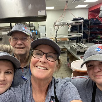 Domino's Pizza - We are Happy to Serve you and need to hire 10 drivers so we can get your order to you faster! - Pizza Near Me - Horn Lake, Mississippi Domino's Pizza - We are Happy to Serve you and need to hire 10 drivers so we can get your order to you faster! - Pizza Near Me - Horn Lake, Mississippi