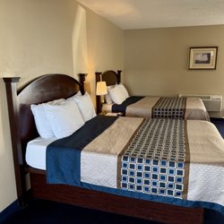 Anchor Inn and Marina - Good sized room for us 3 sisters
