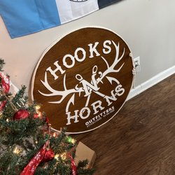 Hooks ‘N’ Horns Outfitters