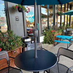 Urban Yogurt - Patio